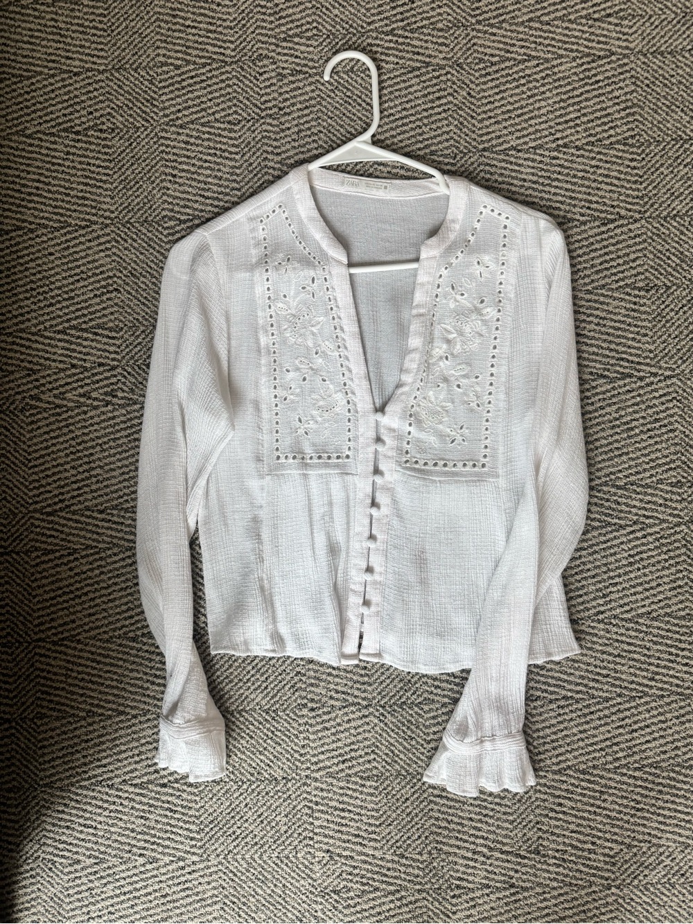 Zara White Embroidered Button-Up Blouse Size XS